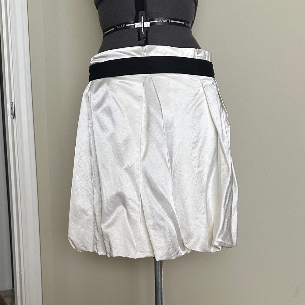 Clun Monoco White Satin Skirt with Black Accent
